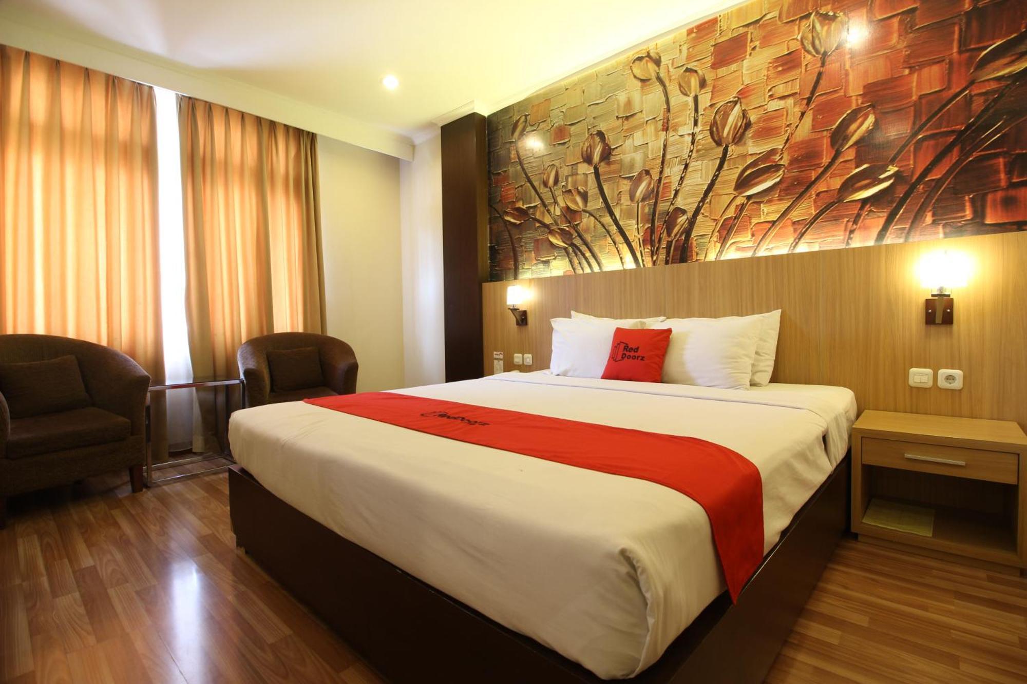 Reddoorz Premium @ Slamet Riyadi 2 Surakarta  Exterior photo