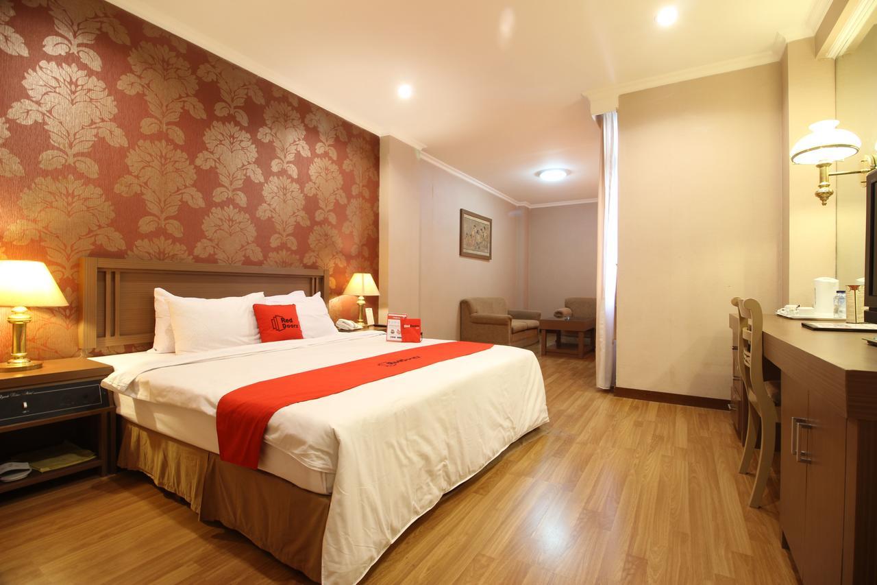 Reddoorz Premium @ Slamet Riyadi 2 Surakarta  Exterior photo