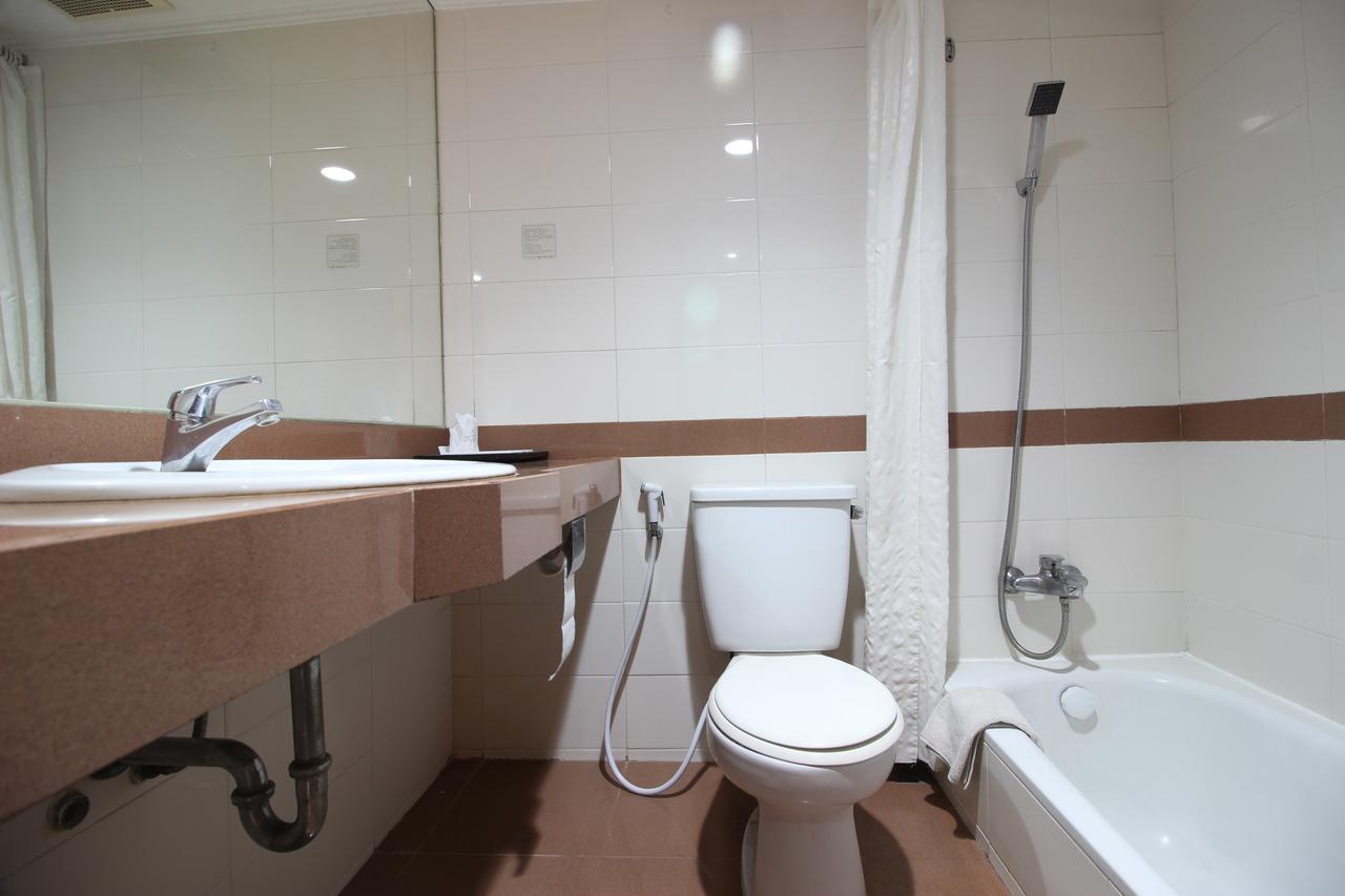 Reddoorz Premium @ Slamet Riyadi 2 Surakarta  Exterior photo