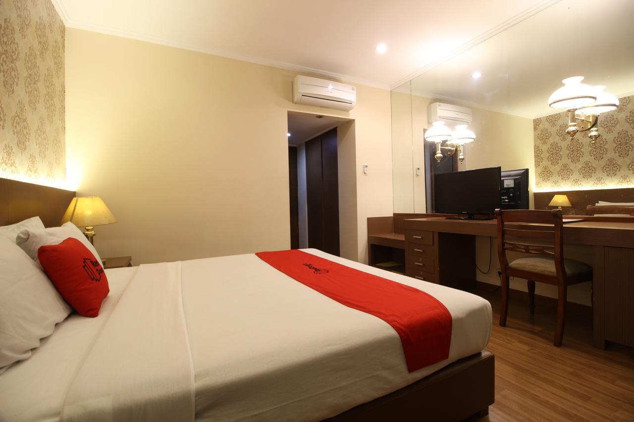 Reddoorz Premium @ Slamet Riyadi 2 Surakarta  Exterior photo