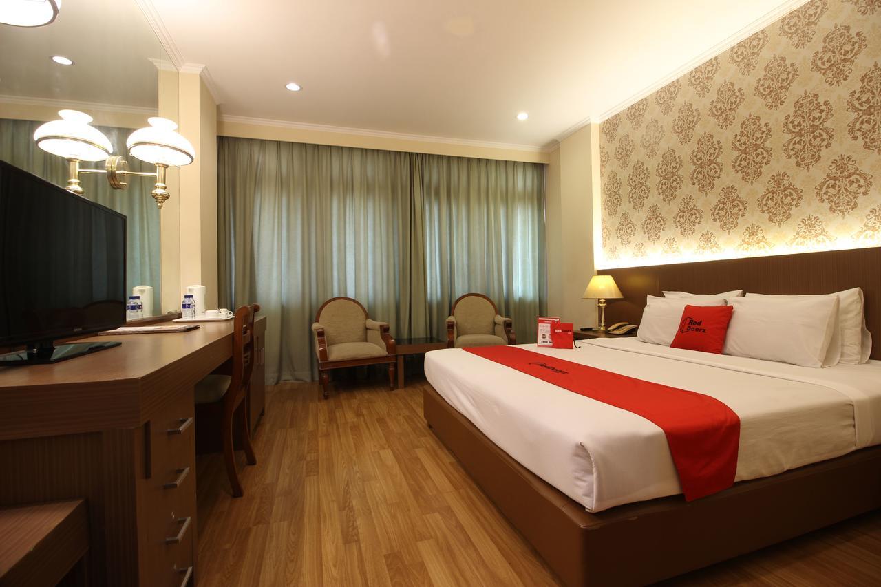 Reddoorz Premium @ Slamet Riyadi 2 Surakarta  Exterior photo