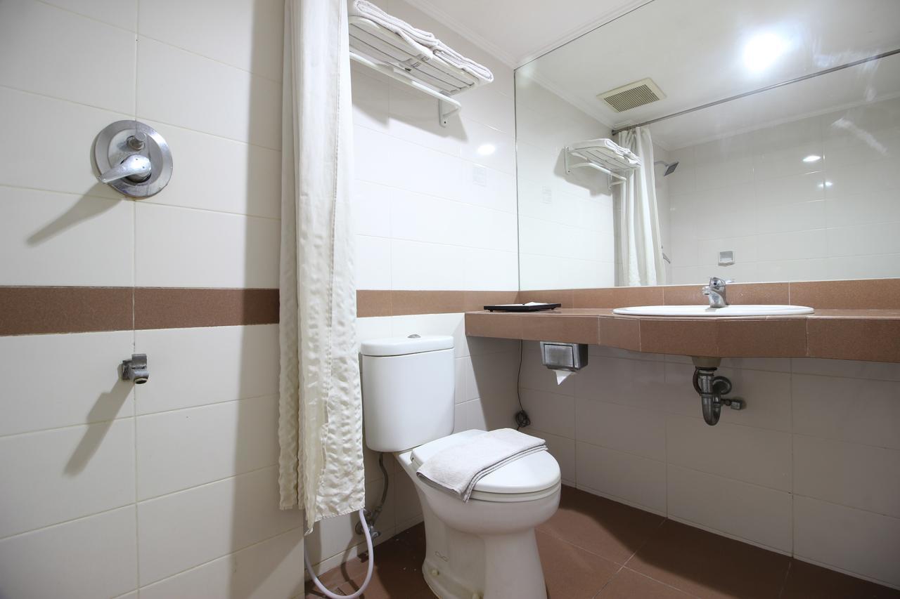 Reddoorz Premium @ Slamet Riyadi 2 Surakarta  Exterior photo