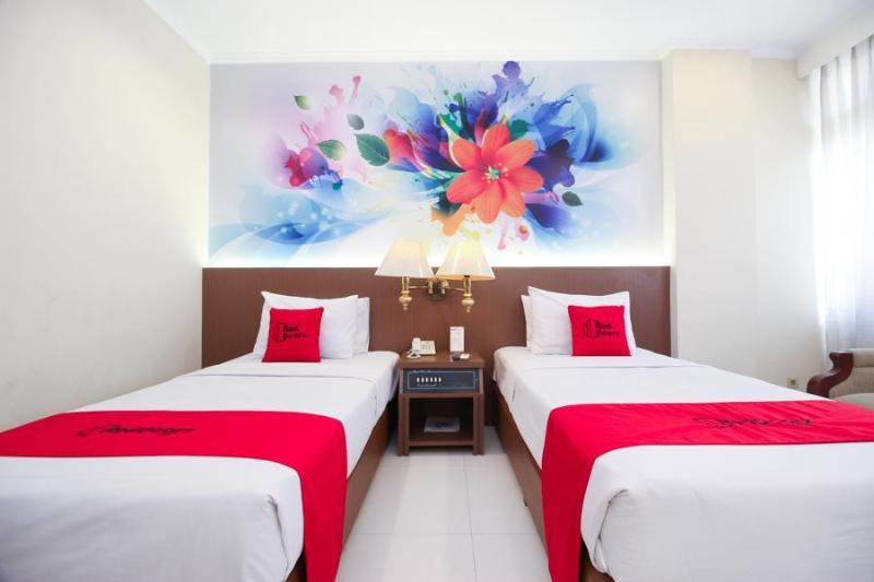 Reddoorz Premium @ Slamet Riyadi 2 Surakarta  Exterior photo