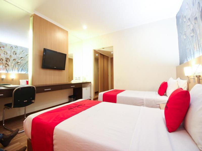 Reddoorz Premium @ Slamet Riyadi 2 Surakarta  Exterior photo