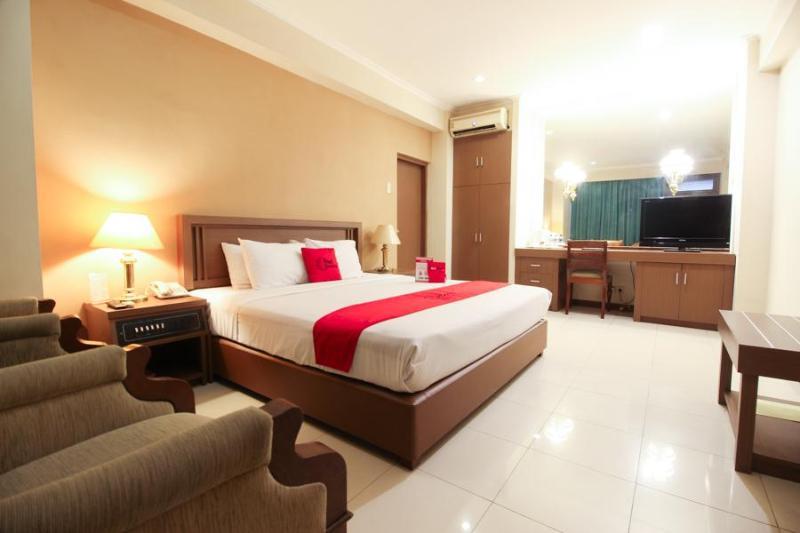 Reddoorz Premium @ Slamet Riyadi 2 Surakarta  Exterior photo