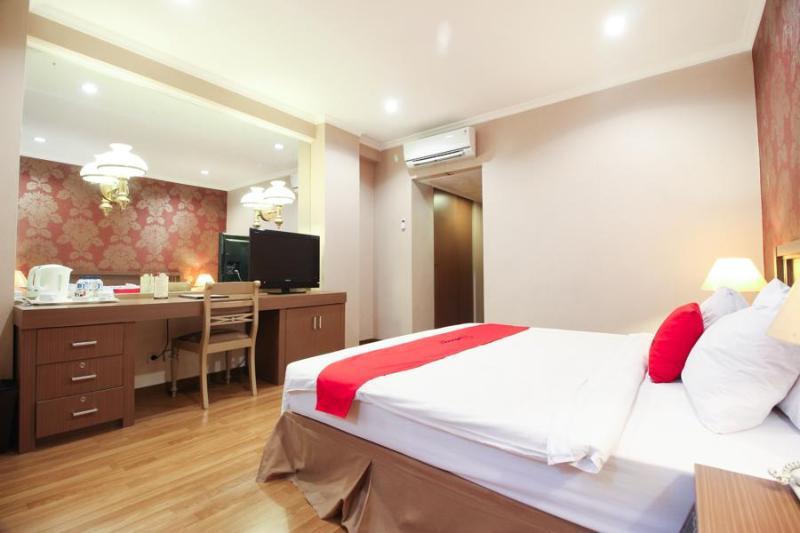 Reddoorz Premium @ Slamet Riyadi 2 Surakarta  Exterior photo