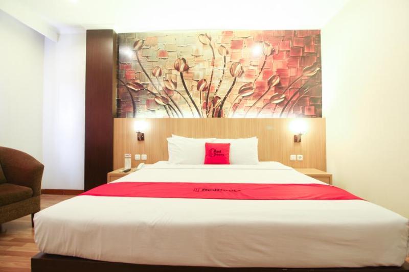 Reddoorz Premium @ Slamet Riyadi 2 Surakarta  Exterior photo