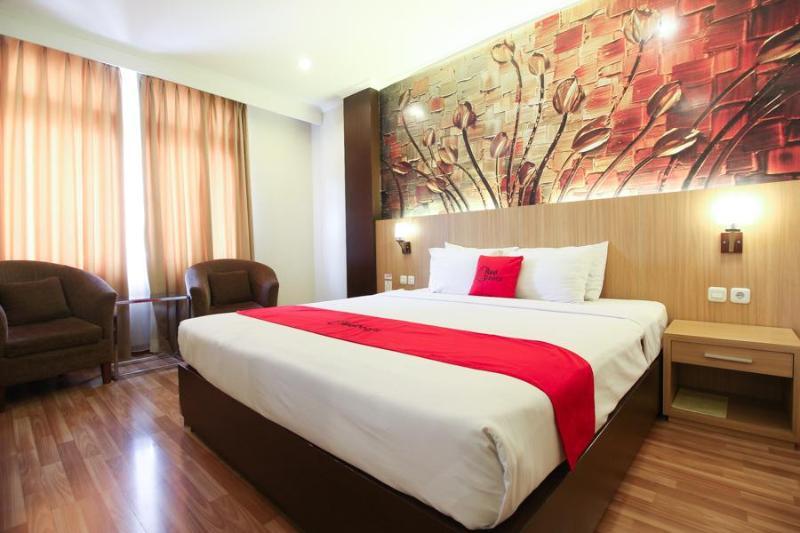 Reddoorz Premium @ Slamet Riyadi 2 Surakarta  Exterior photo