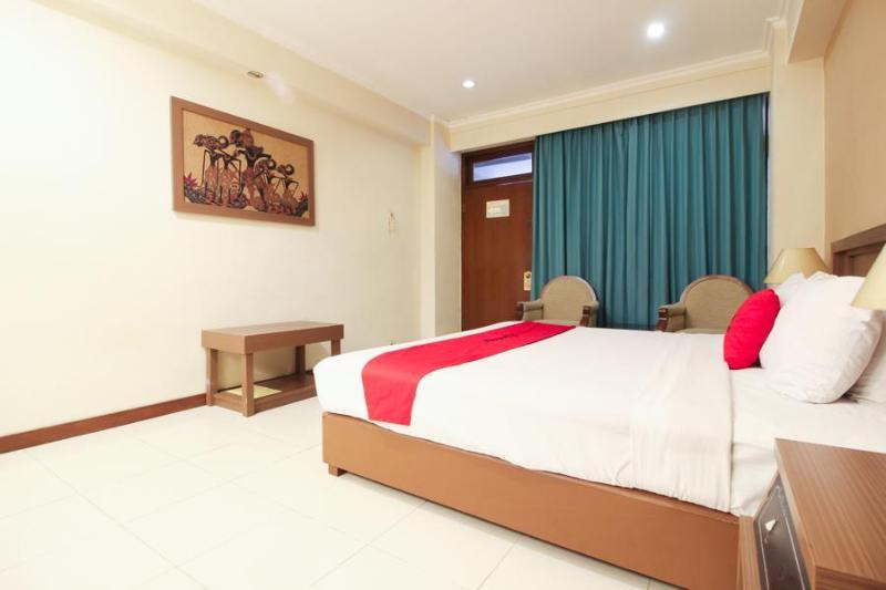 Reddoorz Premium @ Slamet Riyadi 2 Surakarta  Exterior photo